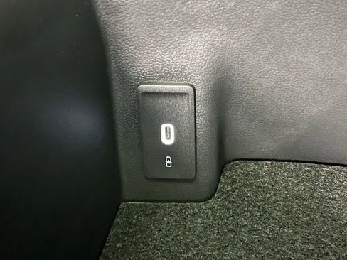 New 2026 Volkswagen Atlas Cross Sport SEL R-Line image 15