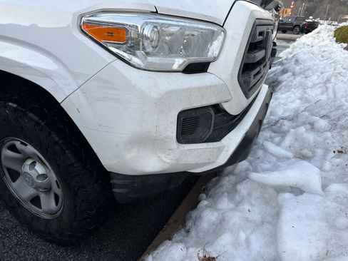 Used 2019 Toyota Tacoma SR w/ SR Convenience Package image 2