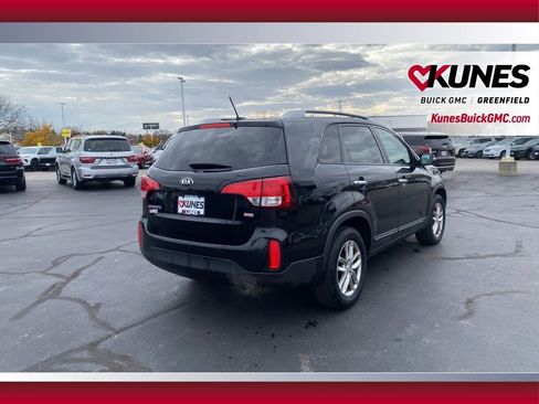 Used 2015 Kia Sorento LX image 4