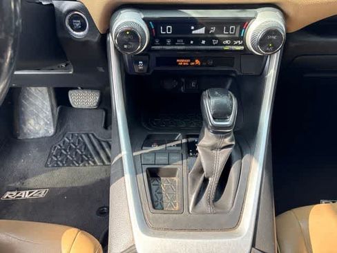 Used 2019 Toyota RAV4 XLE Premium FWD image 19