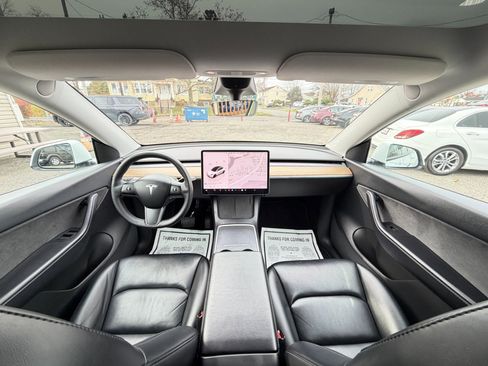 Used 2022 Tesla Model Y Long Range image 23