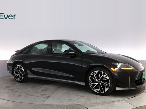 Used 2024 Hyundai Ioniq 6 Limited image 5