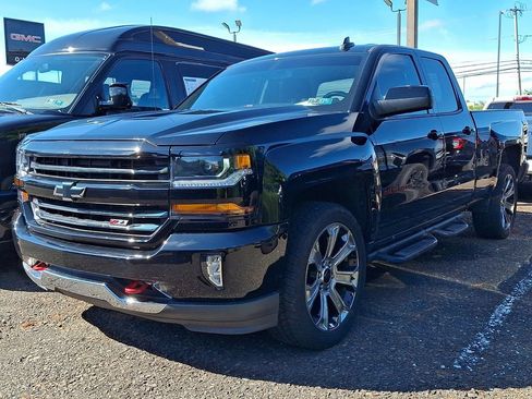 Certified 2017 Chevrolet Silverado 1500 LT w/ Redline Edition AWD/4WD image 3