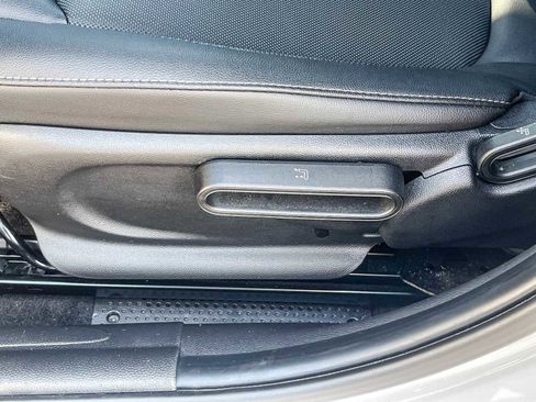 Used 2023 MINI Cooper 4-Door Hardtop image 20