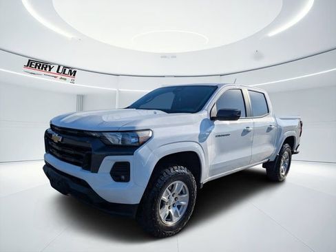 Used 2023 Chevrolet Colorado LT w/ LT Convenience Package II AWD/4WD image 7