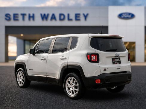 Used 2023 Jeep Renegade Latitude AWD/4WD image 5
