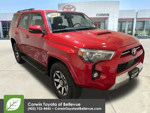 Used 2024 Toyota 4Runner TRD Off-Road Premium image 2