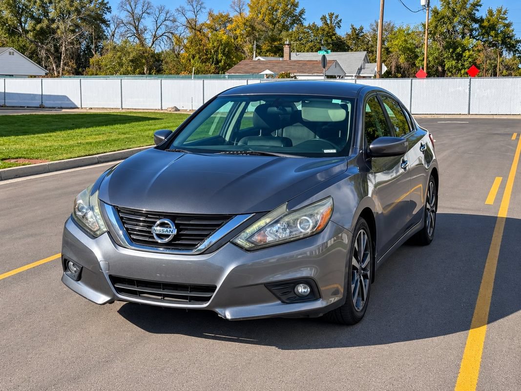 Used 2016 Nissan Altima 2.5 SR w/ LED Appearance Package FWD image 1
