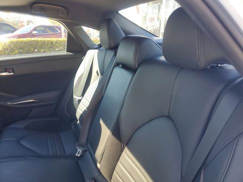Used 2019 Toyota Avalon Touring image 13