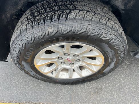 Used 2016 GMC Yukon XL SLT image 3