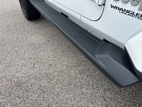 Used 2020 Jeep Wrangler Unlimited Sahara AWD/4WD image 44