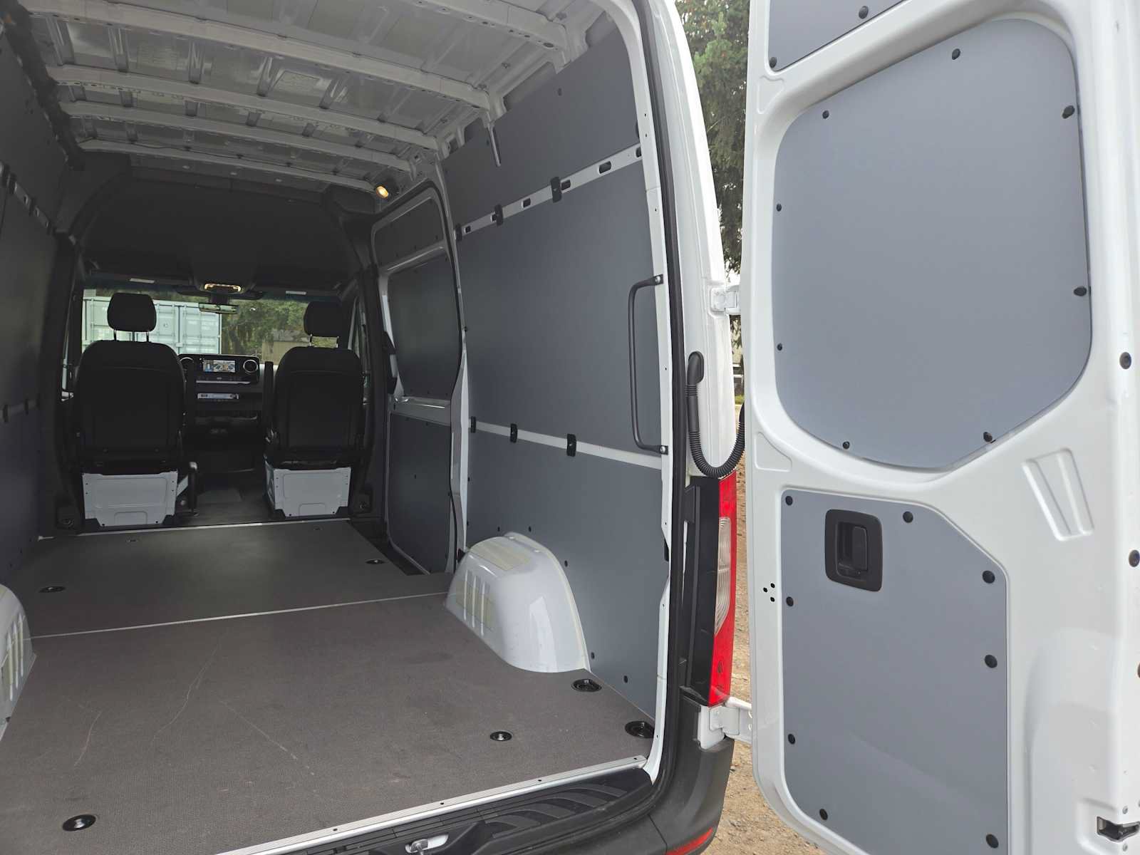 Used 2026 Mercedes-Benz Sprinter 2500 image 18