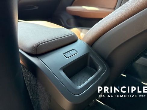 Certified 2025 Volvo V60 B5 Cross Country Plus image 34