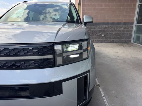 Used 2024 Hyundai Santa Fe Calligraphy image 11