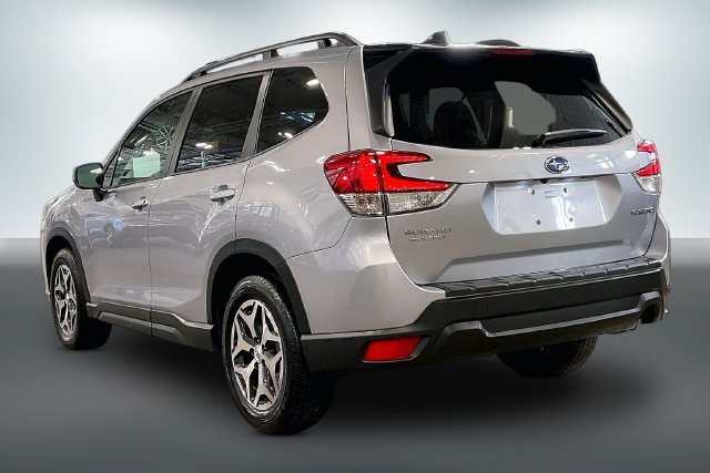 Used 2024 Subaru Forester Premium AWD/4WD image 12