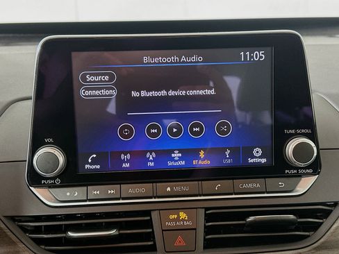 Used 2025 Nissan Altima 2.5 SV image 21