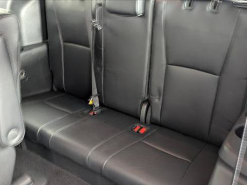 Used 2024 Toyota Highlander XSE FWD image 18
