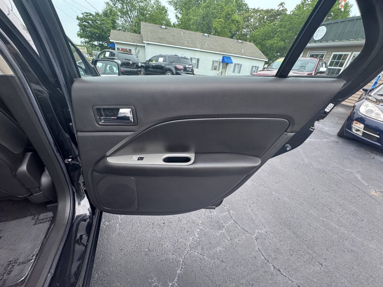 Used 2010 Ford Fusion SEL FWD image 27