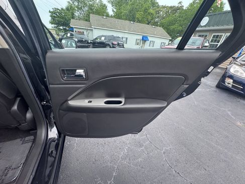 Used 2010 Ford Fusion SEL FWD image 27