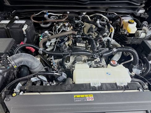 Certified 2024 Toyota Tacoma TRD Off-Road AWD/4WD image 29