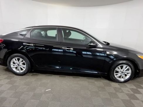 Used 2017 Kia Optima LX FWD image 3