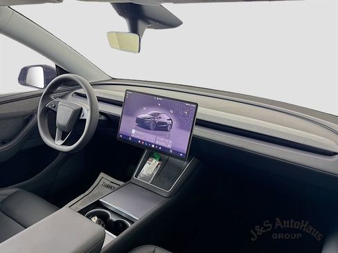 Used 2026 Tesla Model Y Long Range image 30