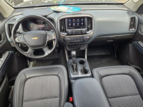 Used 2022 Chevrolet Colorado Z71 AWD/4WD image 9