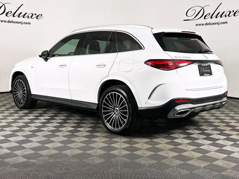 Used 2025 Mercedes-Benz GLC 350e 4MATIC w/ AMG Line image 4