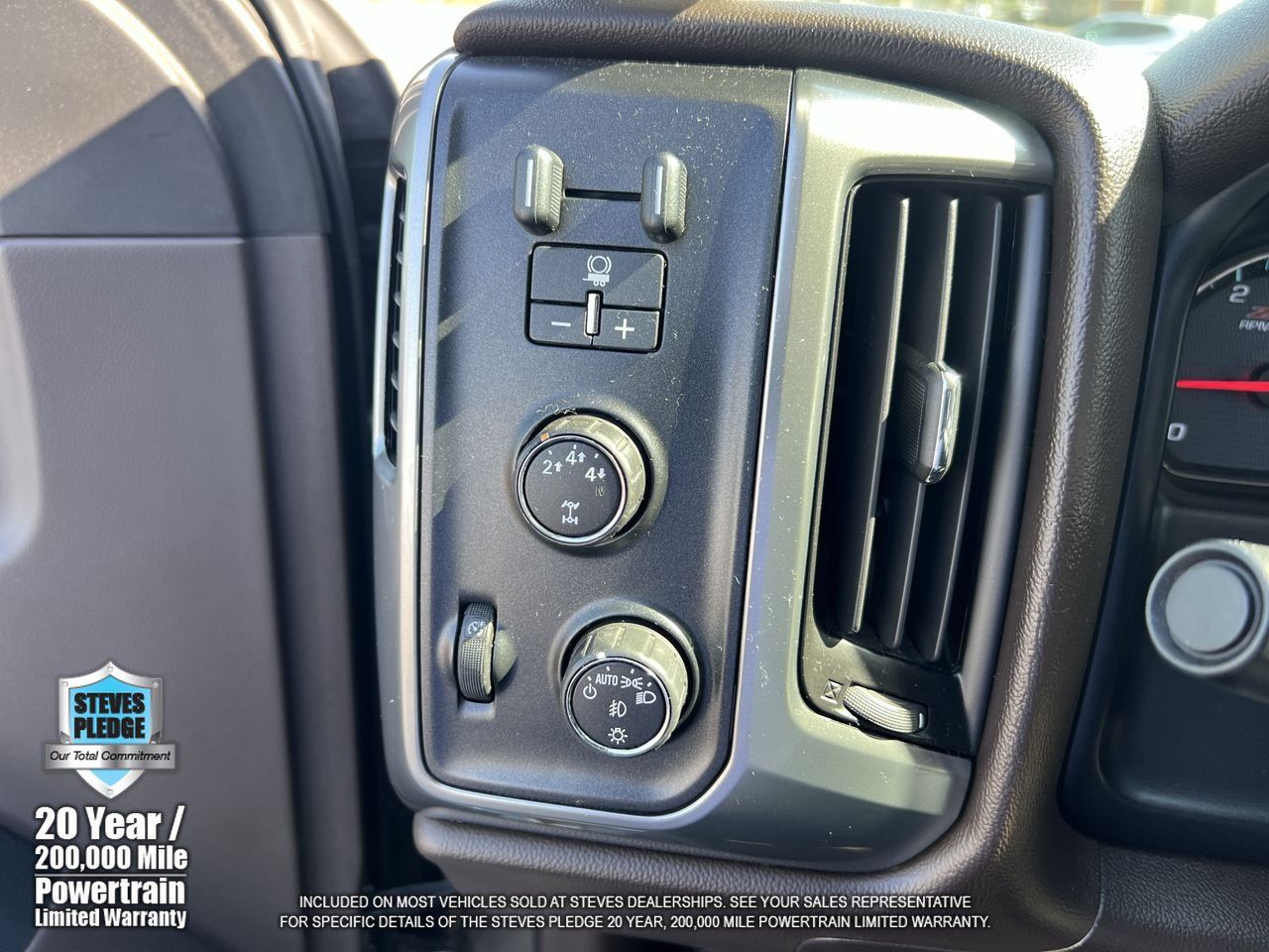 Certified 2015 Chevrolet Silverado 2500 LT w/ Z71 Package, Off-Road AWD/4WD image 20