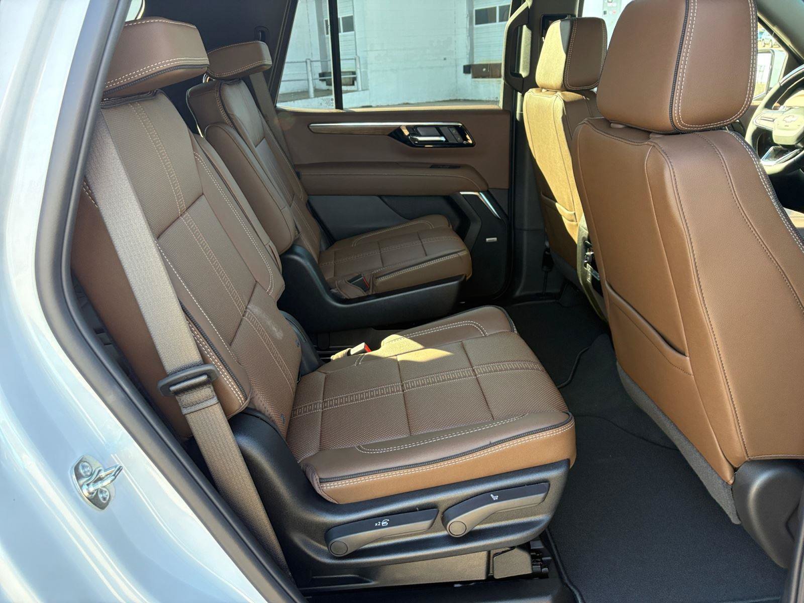 New 2026 Chevrolet Tahoe High Country AWD/4WD image 3