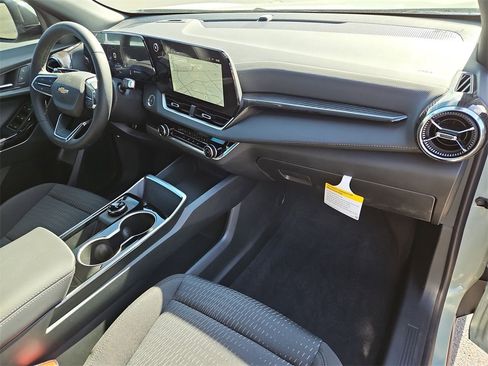 New 2026 Chevrolet Equinox LT image 28