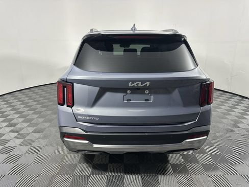 Certified 2025 Kia Sorento S w/ Panoramic Sunroof Package FWD image 4
