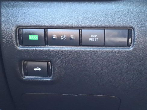 Used 2020 Nissan Sentra SV FWD image 19