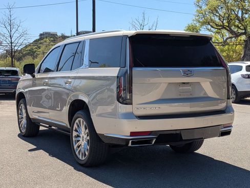 Used 2023 Cadillac Escalade Premium Luxury RWD image 5
