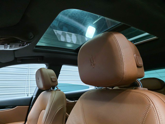 Used 2022 Maserati Levante GT AWD/4WD image 19
