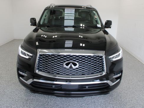 Used 2020 INFINITI QX80 Luxe w/ All-Season Package RWD image 3