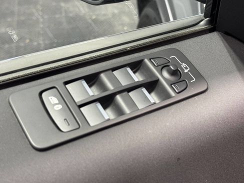 Used 2025 Land Rover Discovery Sport S AWD/4WD image 12