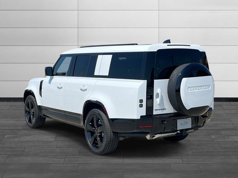 New 2026 Land Rover Defender 130 X-Dynamic SE AWD/4WD image 3