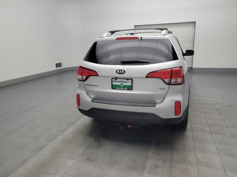 Used 2015 Kia Sorento LX image 7