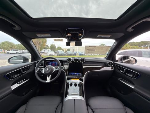 New 2026 Mercedes-Benz GLC 300 4MATIC image 2