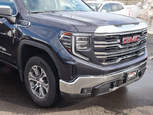 Used 2025 GMC Sierra 1500 SLT image 2
