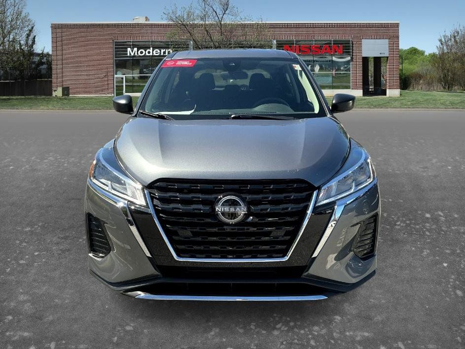 Certified 2025 Nissan Kicks Play S FWD image 6