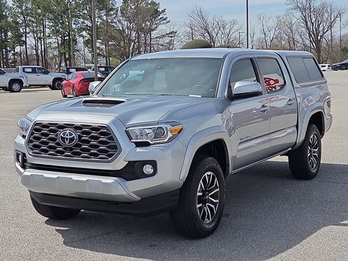 Used 2023 Toyota Tacoma TRD Sport w/ Advanced Technology Package image 2