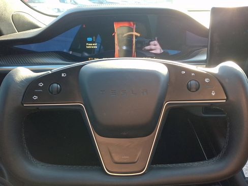 Used 2021 Tesla Model S Plaid image 19