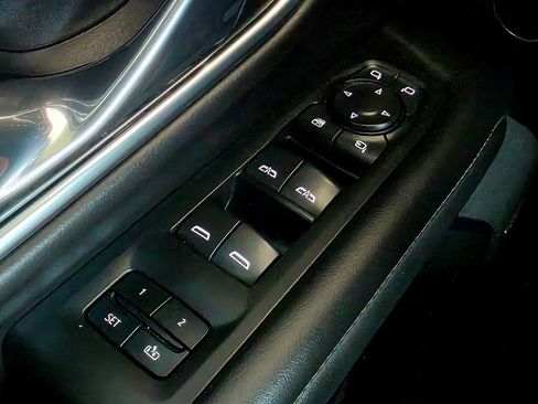 Used 2021 Chevrolet Tahoe Z71 w/ Z71 Signature Package AWD/4WD image 26
