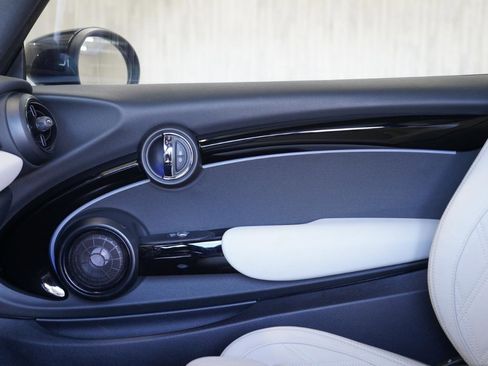 Used 2023 MINI Cooper SE image 32