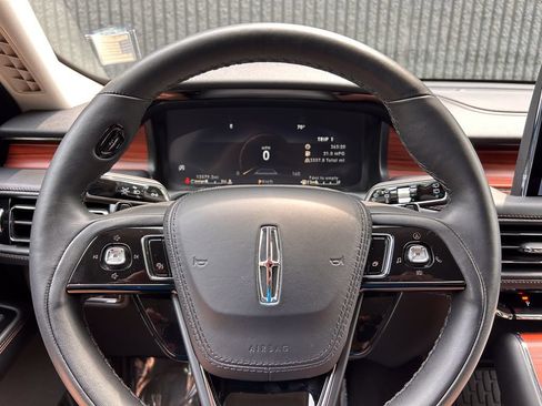 Used 2024 Lincoln Aviator Reserve w/ Equipment Group 201A AWD/4WD image 31
