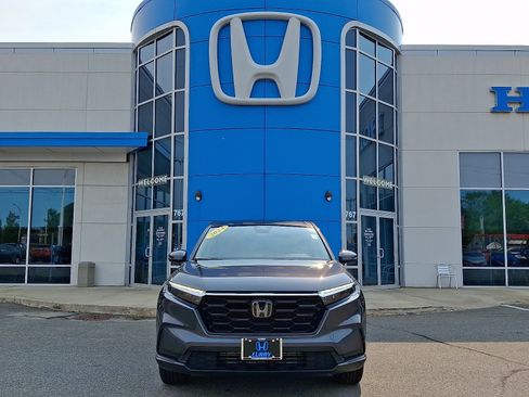 Used 2024 Honda CR-V EX image 2