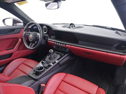 Used 2022 Porsche 911 GT3 image 25