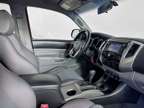 Used 2015 Toyota Tacoma PreRunner w/ TRD Sport Package image 32